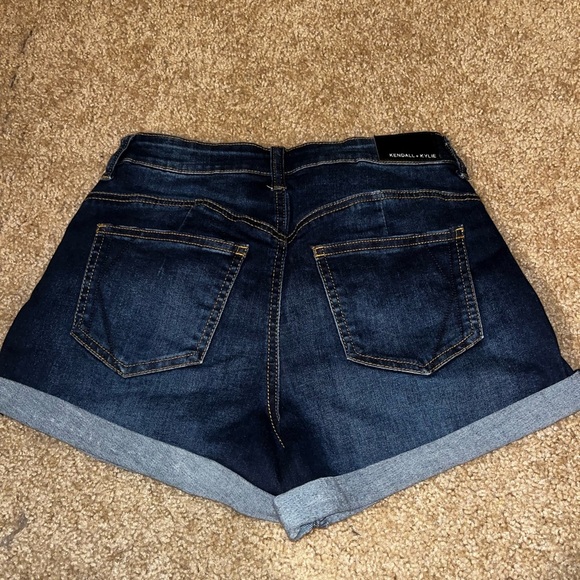 Kendall and Kylie Icon Short size 7 - Picture 4 of 5